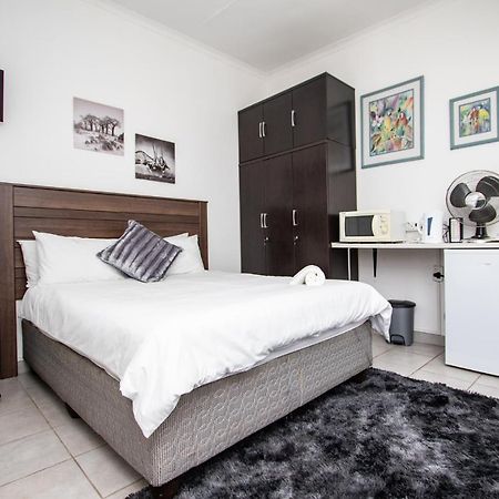 Willow Guest House Boksburg Buitenkant foto